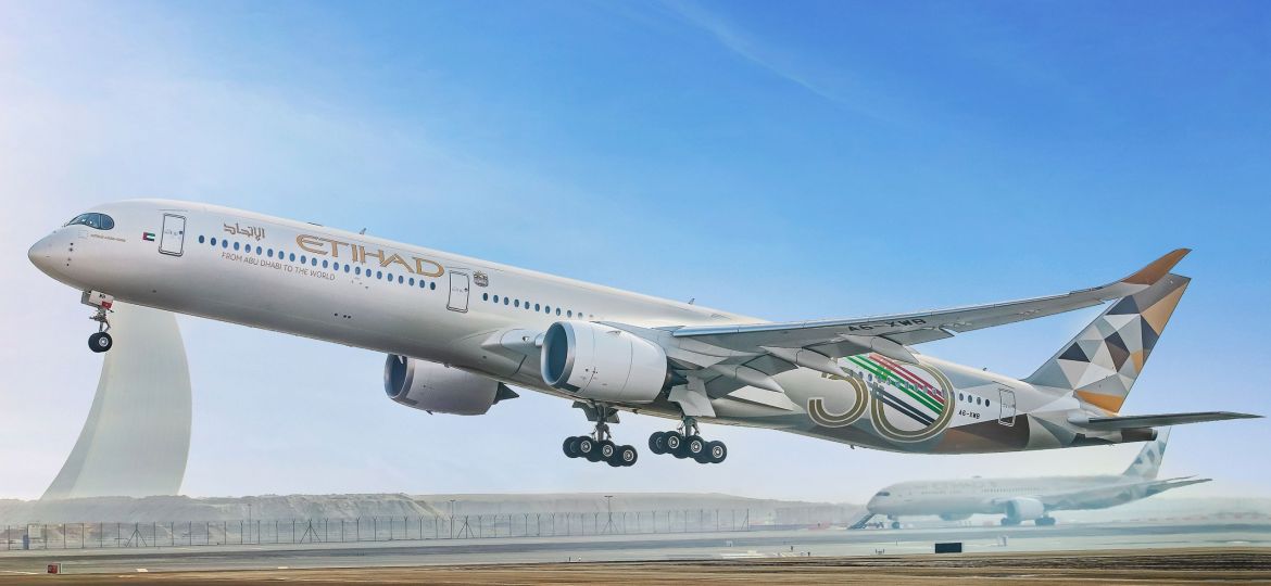 Etihad Sustainable50 A350-1000 - Etihad named Environmental Airline of the Year LR